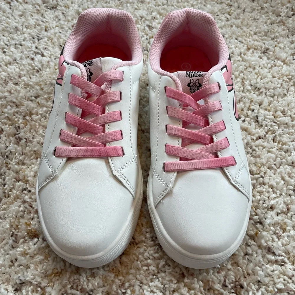 NWOT Disney Minnie Mouse Kids Sneakers Size 3